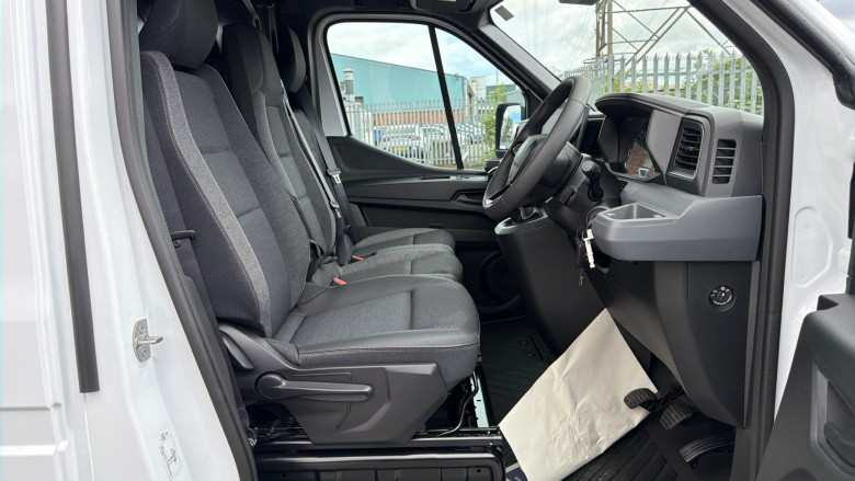 Renault Master Lwb Diesel Fwd LM35 Blue dCi 150 Advance Medium Roof Van